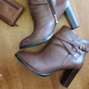 Ivanka Trump Ankle Leather Boots size 9.5